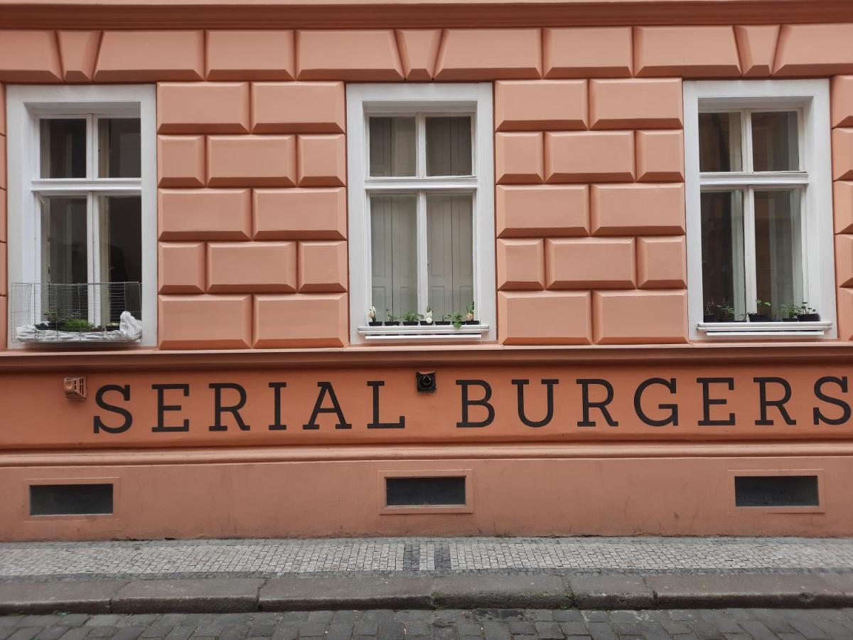 Downtown Prague Minimalistic Room In Flatshare Buitenkant foto