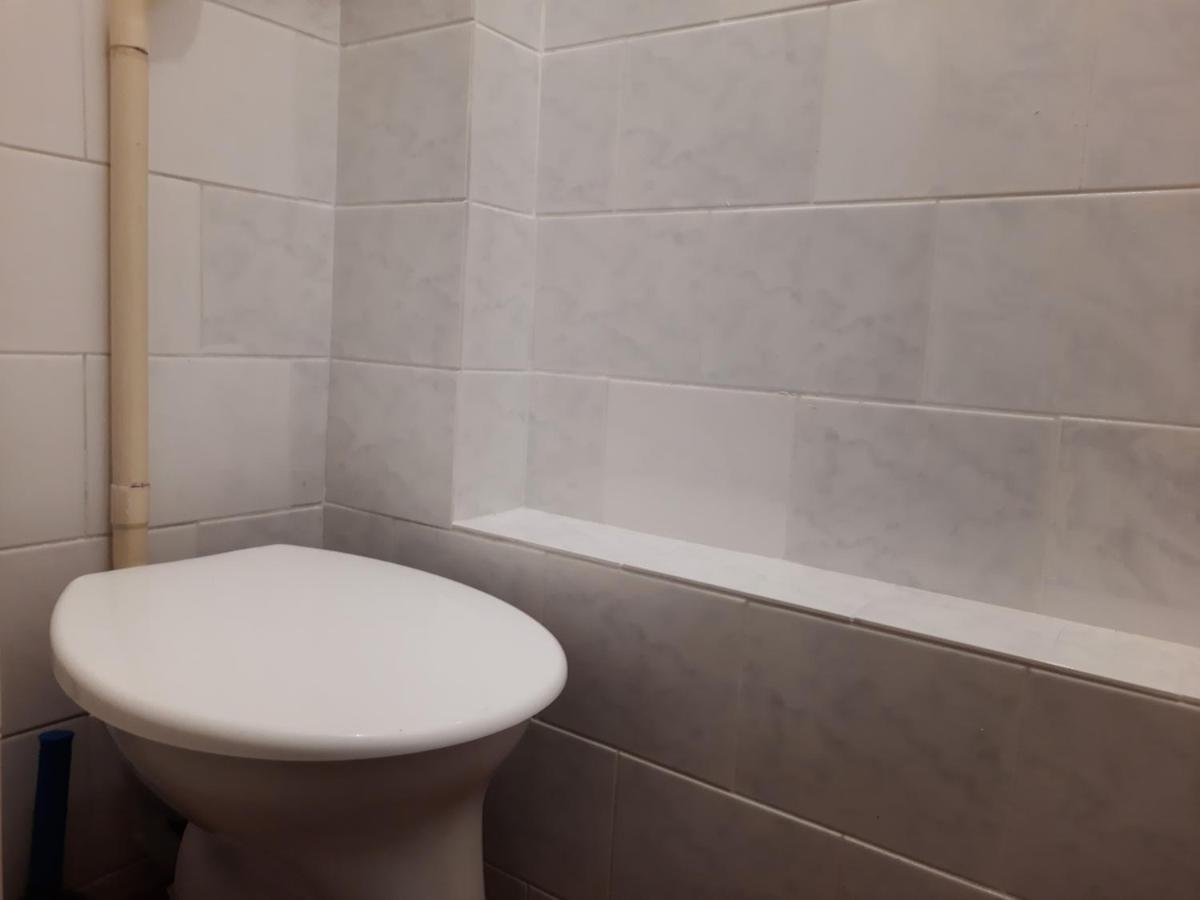 Downtown Prague Minimalistic Room In Flatshare Buitenkant foto
